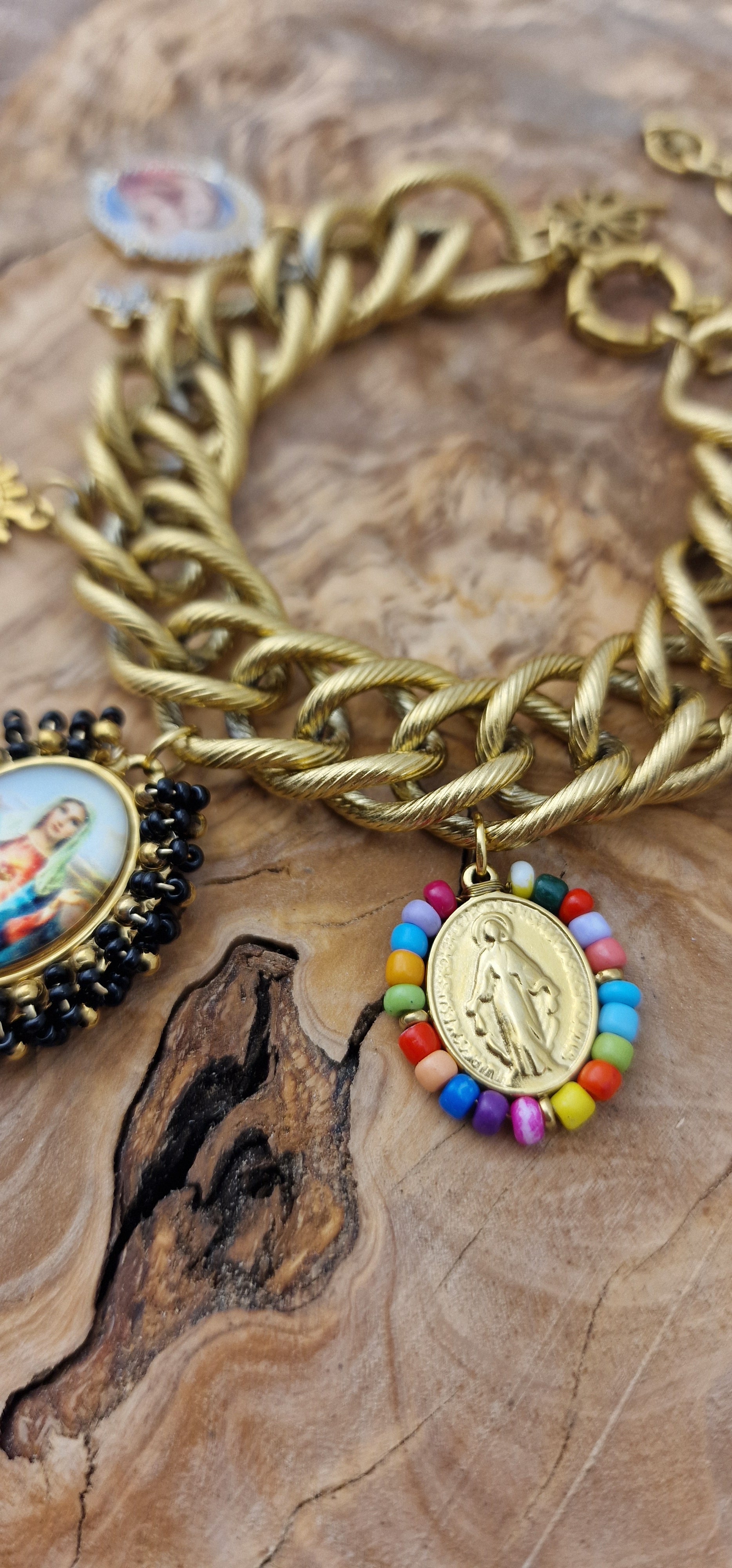 Pulsera Virgenes