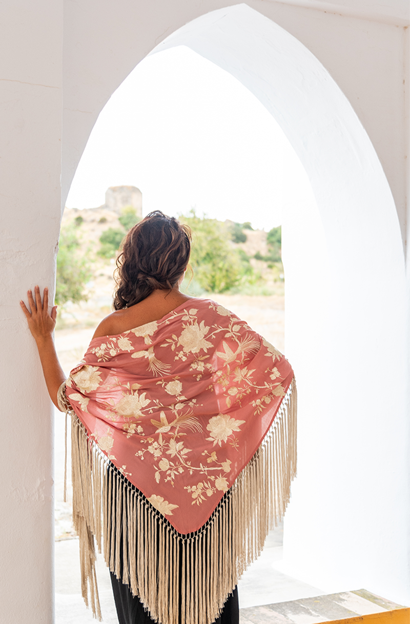 Manton Fandanguillo | Rosa nude